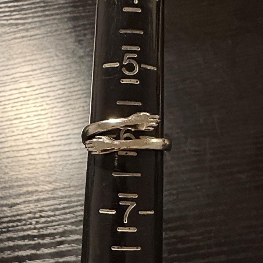Sterling silver hug ring women’s size 6
